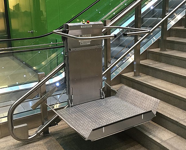 Plattformlift für Treppen mit Kurven