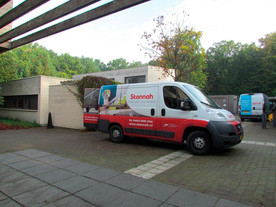 Van Stannah devant la maison de repos 