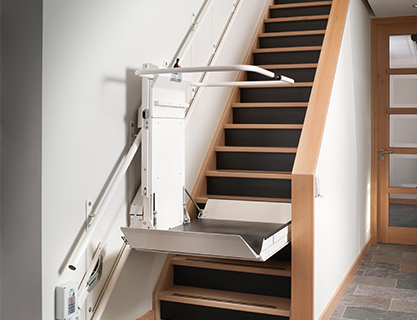 Installation monte-escalier : aides disponibles